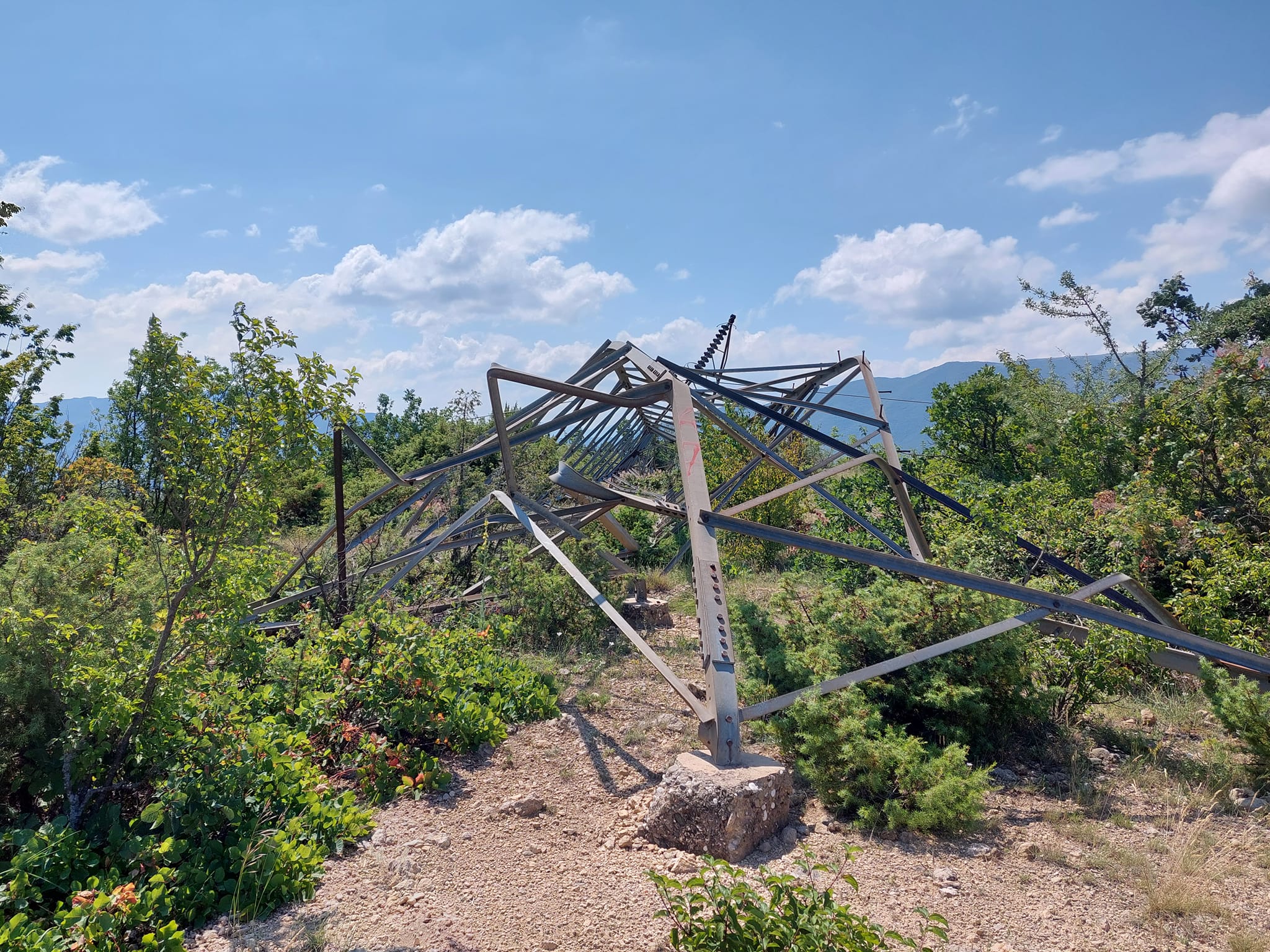 Завршена е поправката на 110 kV далекувод Тс Скопје-ТС Вруток